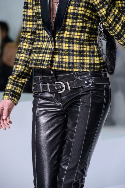 Look 30